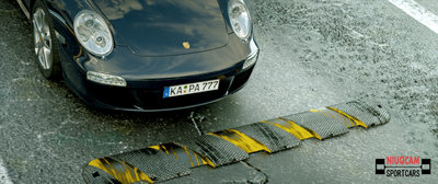 Porsche + ralentisseur 1.jpg