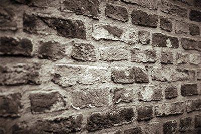 brick wall test tomGlimps.jpg