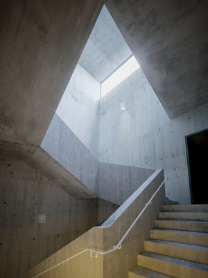 concrete staircase_alekpluta.jpg