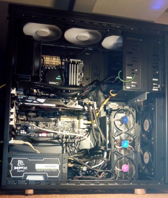 older pic, now one more GPU is on mount down/right