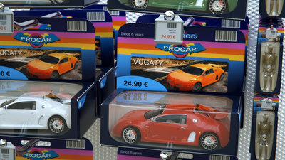 toy_car02.jpg